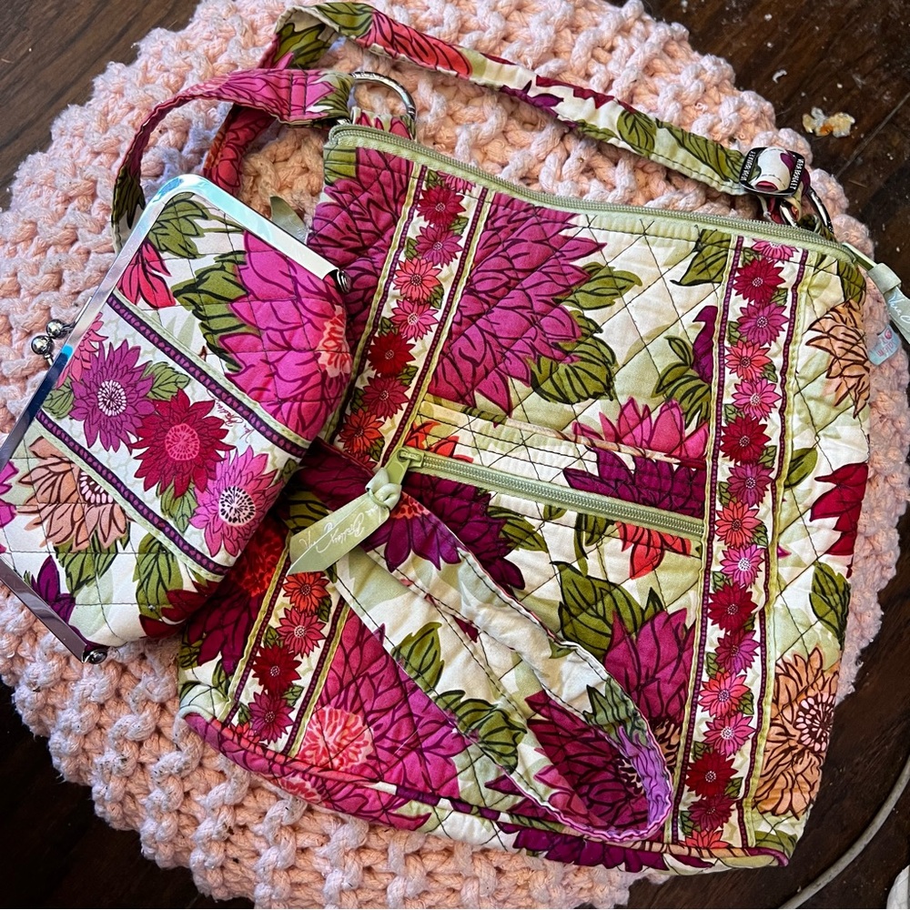 Fall 2010 Vera Bradley Crossbody with Matching Clasp Cosmetics Case
